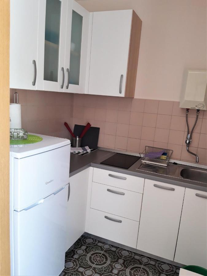 Apartments Marta Rogoznica  Eksteriør billede